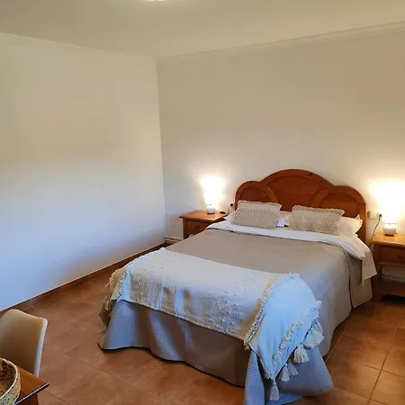 Mirall Rural Отель